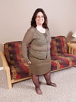 mature ira pantyhose